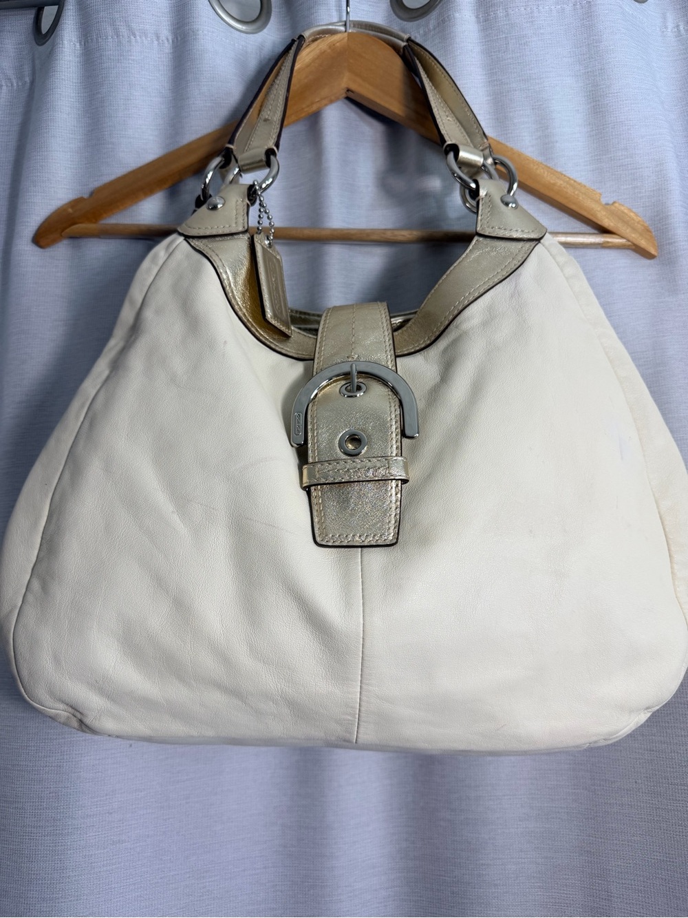 Coach vintage Cream Leather Shoulder Bag with Metallic Trim